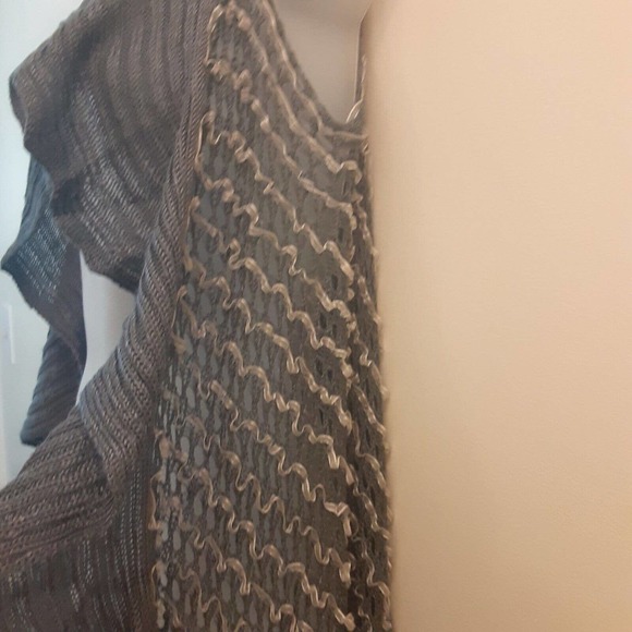 Pepa Pombo Unitalla Knit Tiered Scalloped Fall Sweater/ Wrap - Picture 4 of 16